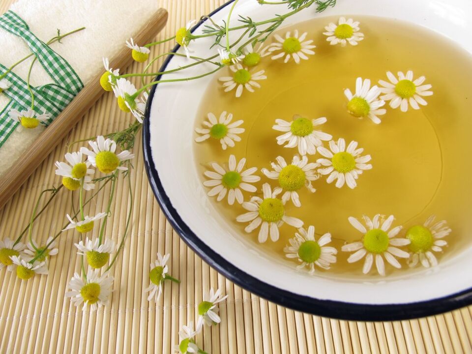 Baths with chamomile for the prevention of foot fungus
